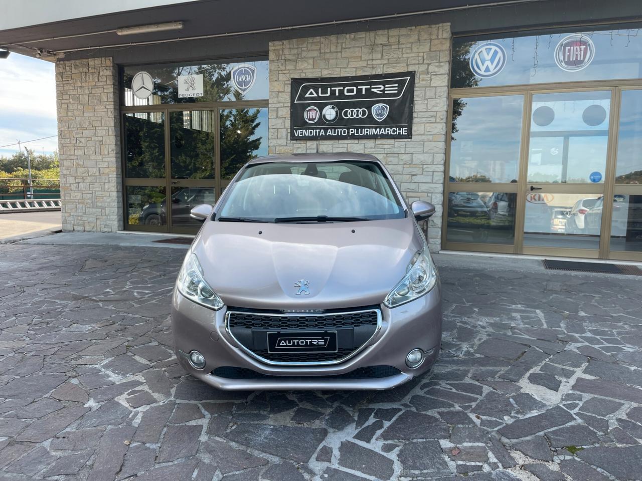 Peugeot 208 1.4 HDi 68 CV 5 porte Business NEO PATENTATI