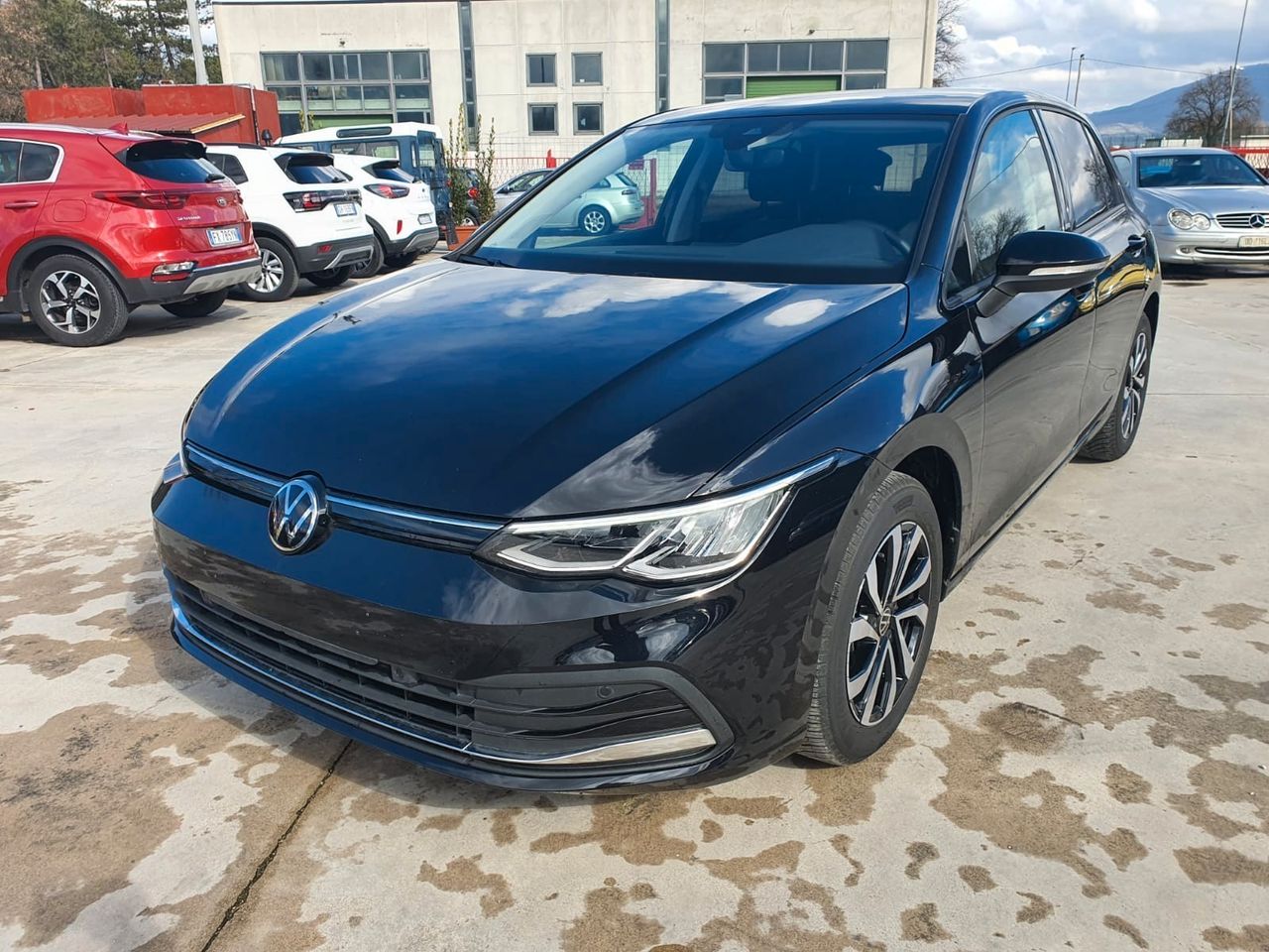 Volkswagen Golf 8 Life super accessoriata 2.0 TDI GARANZIA 24 MESI UFFICIALE