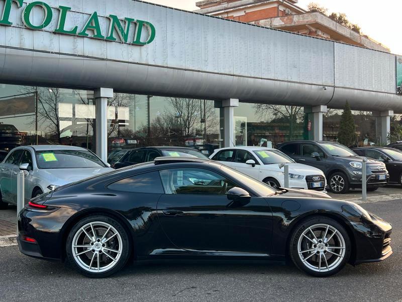 Porsche 992 3.0 Carrera auto