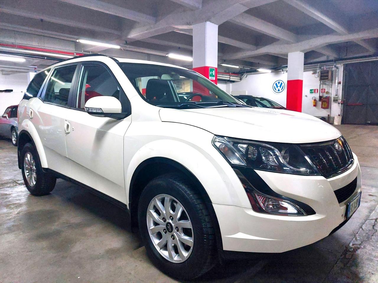 Mahindra XUV500 2.2 16V FWD W6 7 POSTI!!! 76000 KM!!!