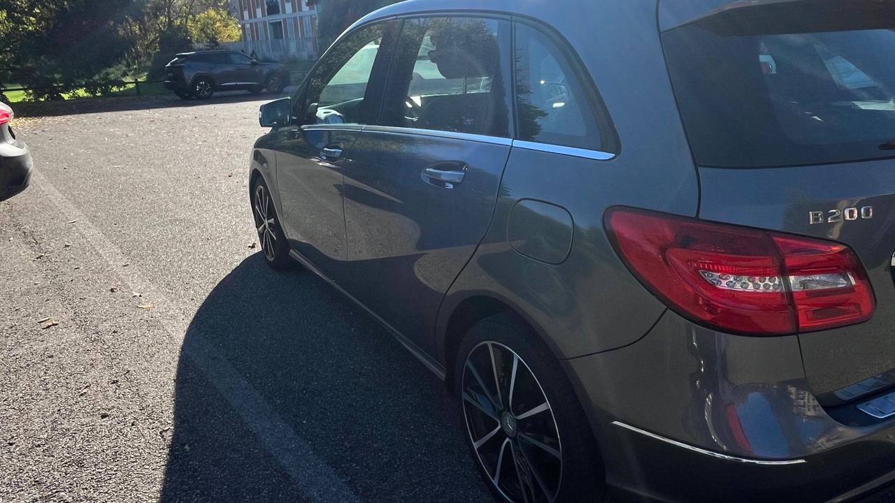 Mercedes-benz B 200 250 Automatic Premium