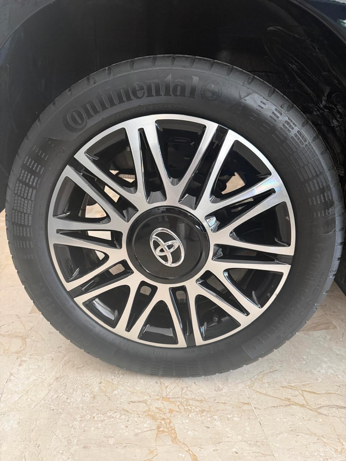 Toyota Aygo Connect 1.0 VVT-i 69 CV 5 porte x-play TSS