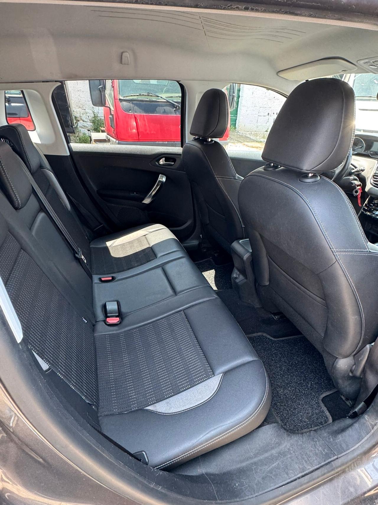 Peugeot 2008 1.6 e-HDi 92 CV Stop&Start Allure