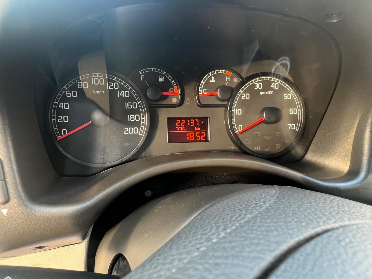 Fiat Punto 1.3 Multijet SOLO 22000 KM!!!!!!