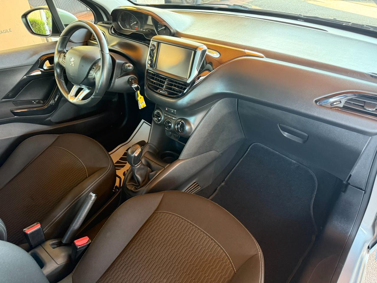 Peugeot 208 PureTech 82 5 porte Allure