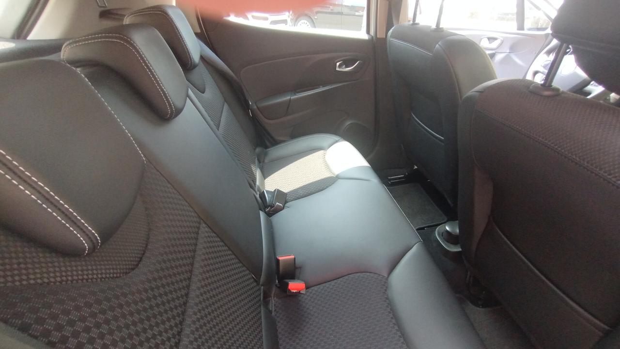 Renault Clio dCi 8V 75 CV 5 porte Moschino Zen NEOPATENTATI