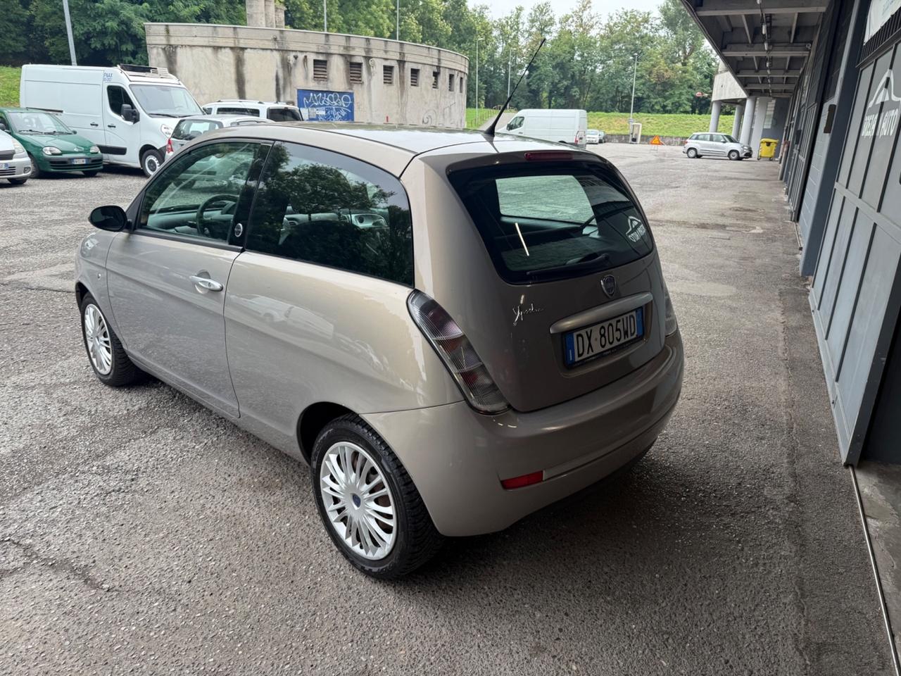 Lancia Ypsilon 1.4 Platino Ecochic GPL