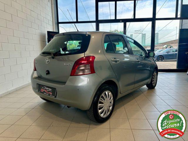 TOYOTA Yaris 1.0 5p. Sol *NEOPATENTATI*