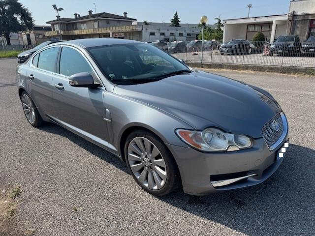 Jaguar XF 2.7D V6 Premium Luxury