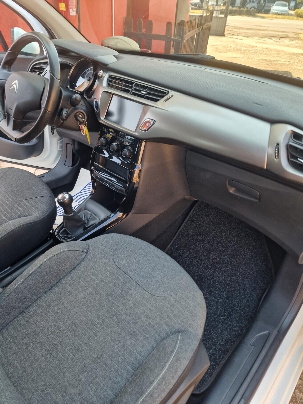 Citroen C3 PureTech 82 Feel Edition distb ok!!