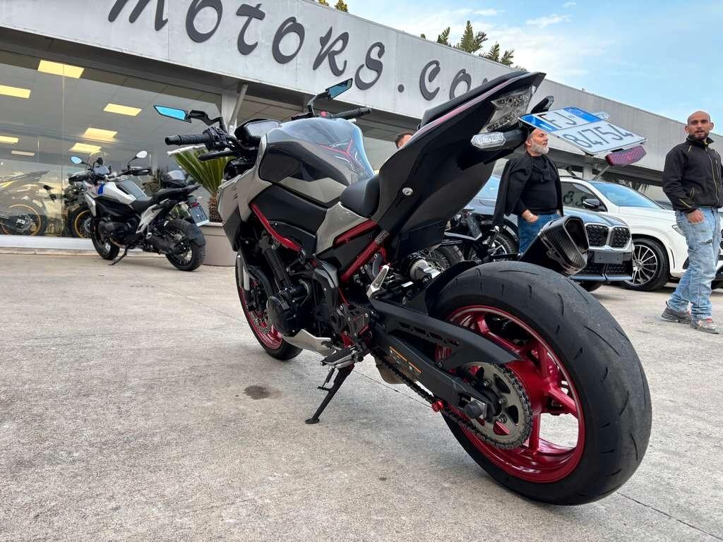 Kawasaki 900 Z 2024 / KM 6.000 Tua a solo 74 Euro al mese
