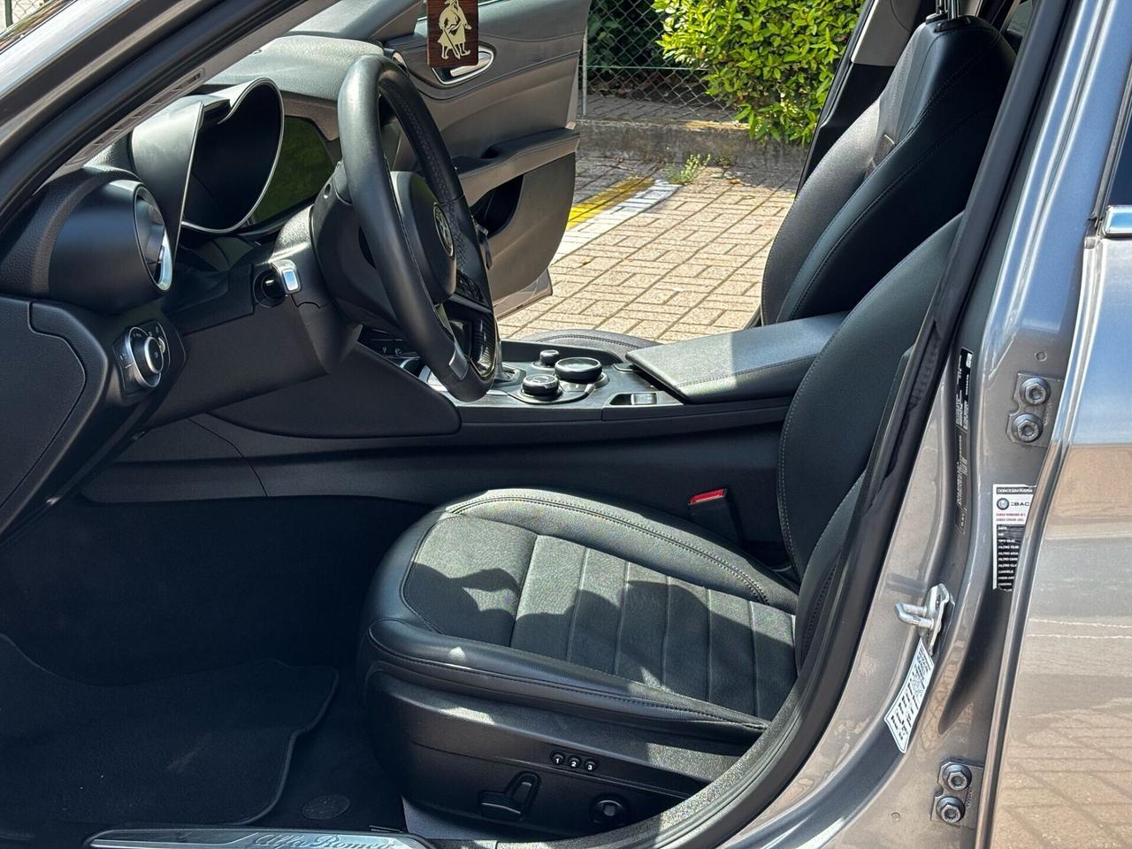 Alfa Romeo Giulia 2.2 Turbodiesel 180 CV AT8 AWD Q4 Super