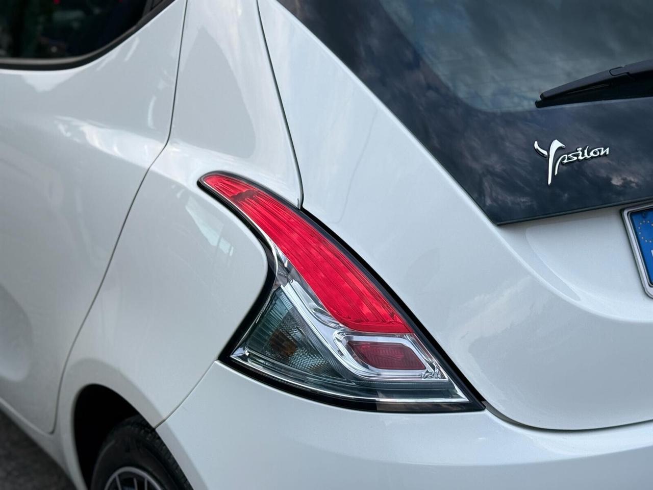 Lancia Ypsilon 1.2 Ecochic 69 CV GPL Gold