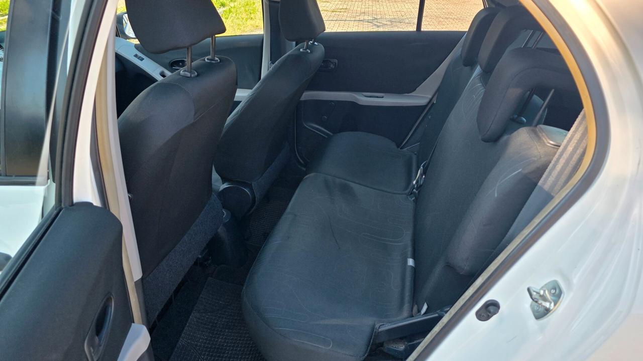 Toyota Yaris 1.0 5 porte Now