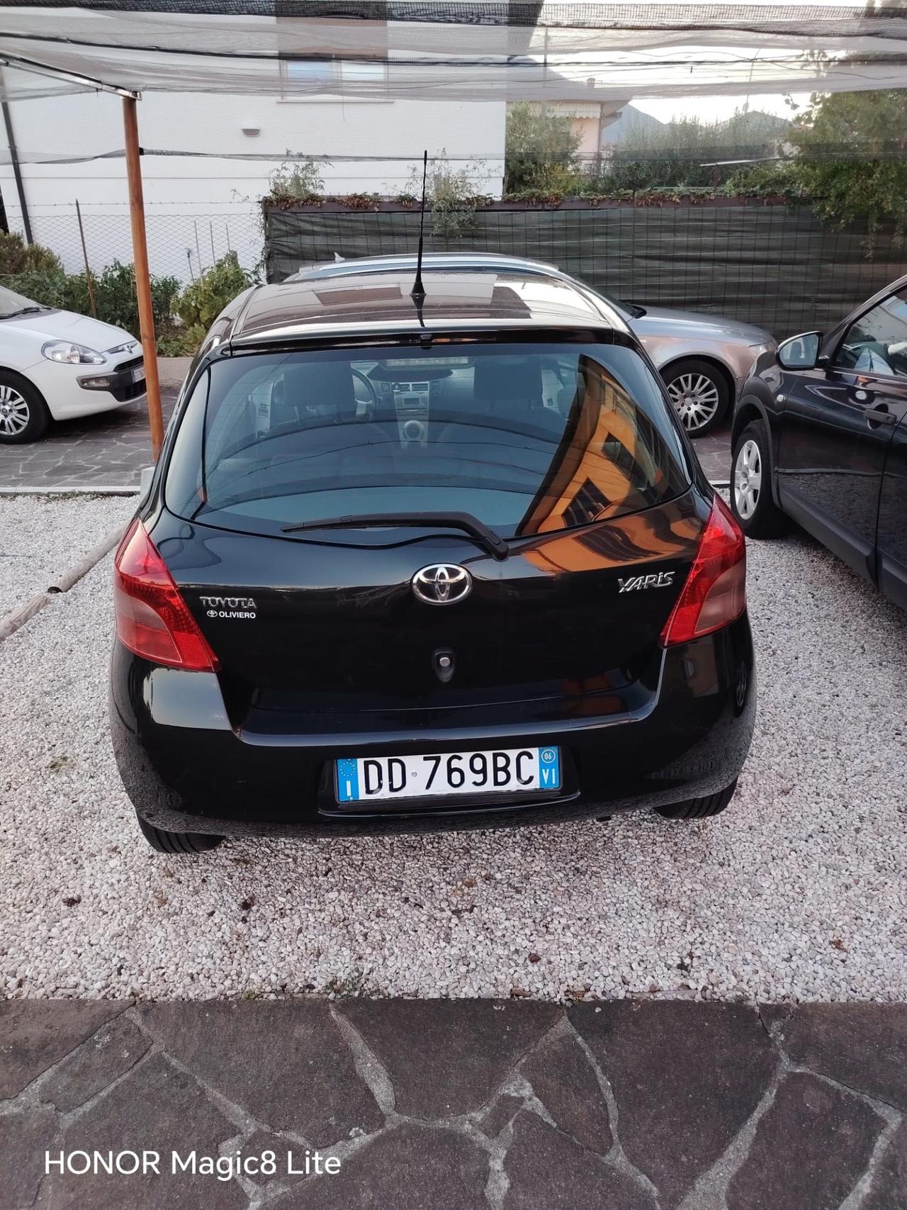 Toyota Yaris 1.0 3 porte