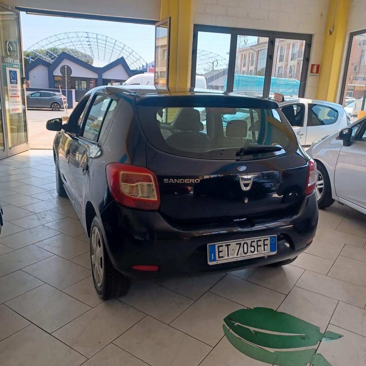 134188KM SANDERO GPL DI FABBRICA PERFETTA