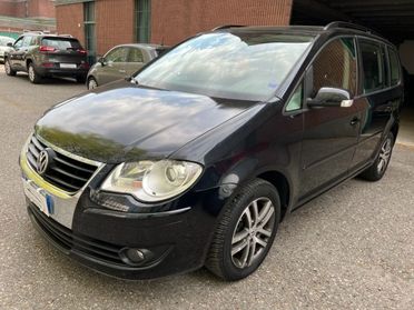 VOLKSWAGEN Touran Highline 7 posti