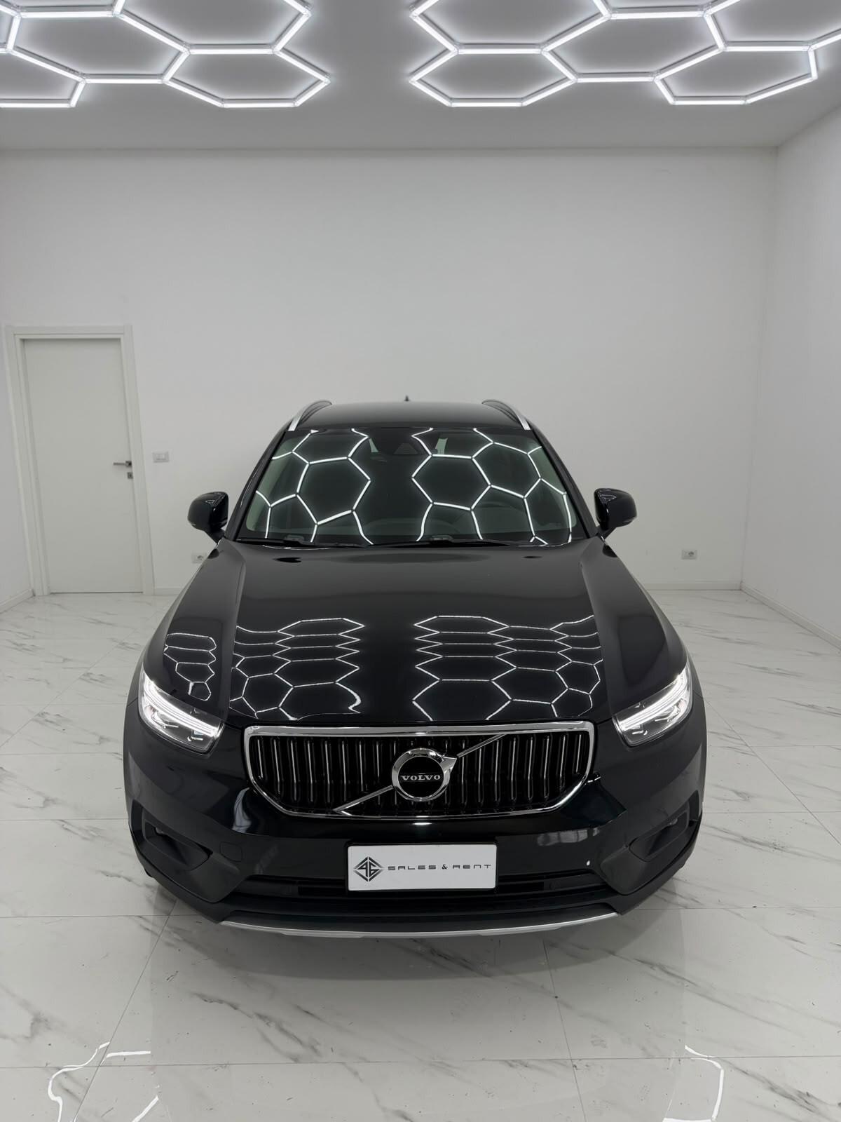 Volvo XC40 T4 Recharge Plug-in Hybrid R-design N1