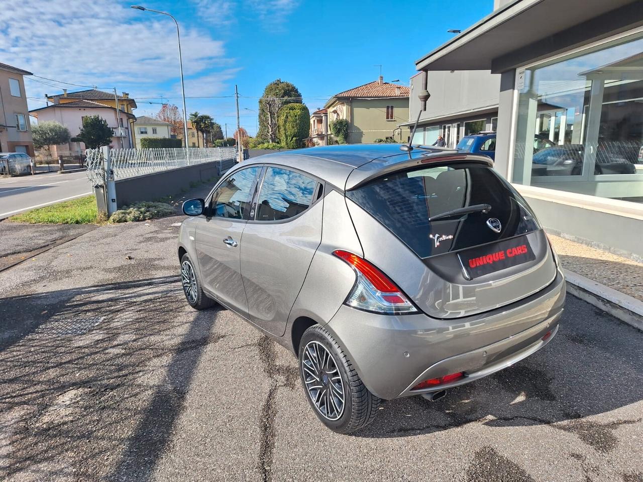 Lancia Ypsilon 1.2 69 CV 5 porte S&S Gold