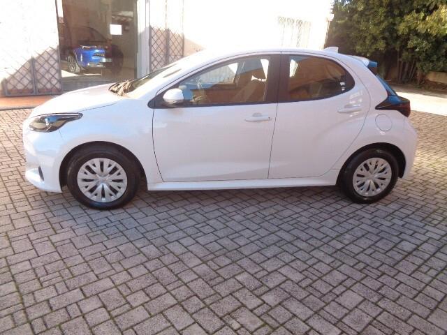 Toyota Yaris 1.0 5 porte Active 72 CV OK NEOPATENTATI