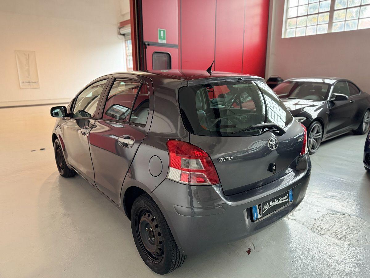 TOYOTA - Yaris - 1.0 5p. Sol