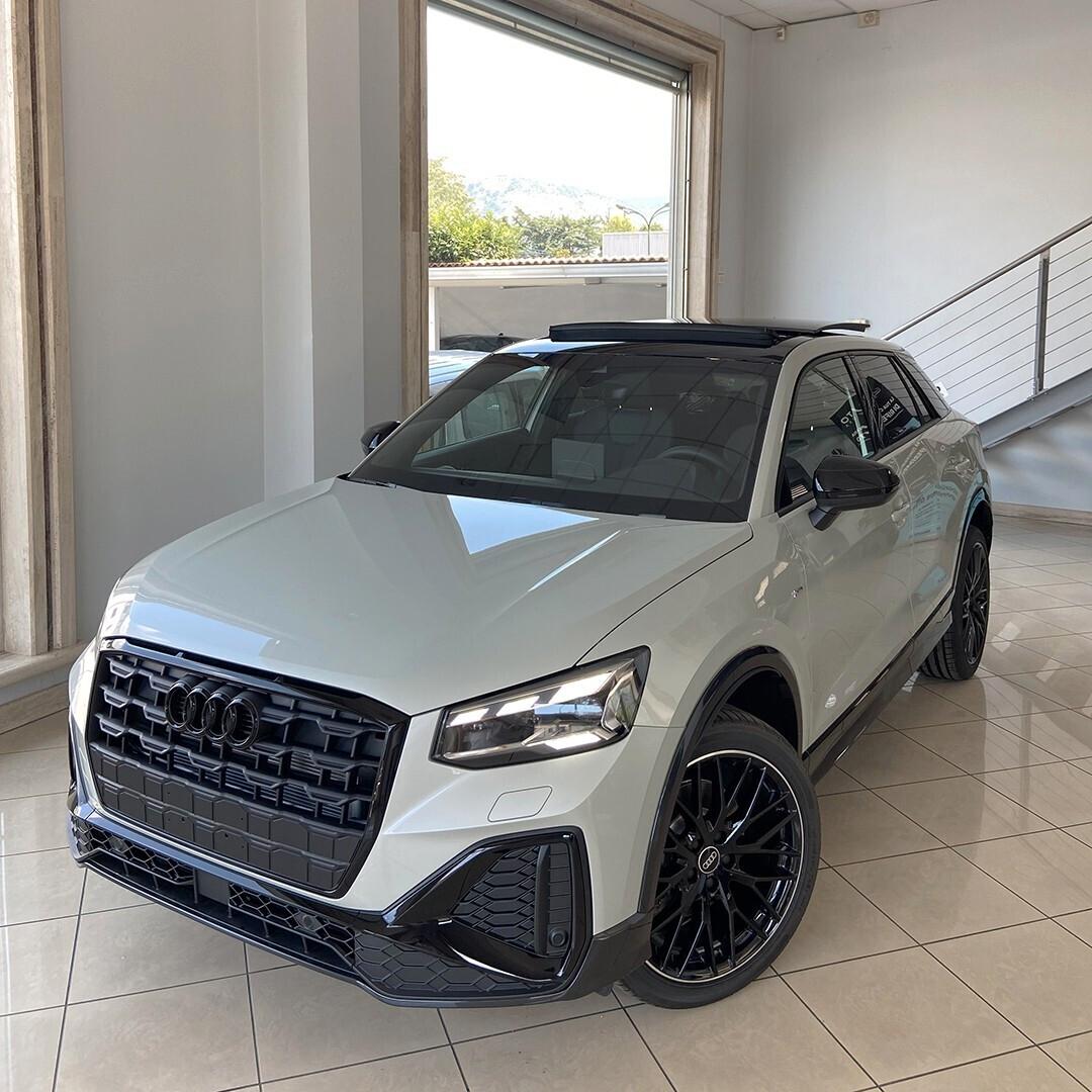 Audi Q2 35 TDI S tronic Identity Black tetto apribile