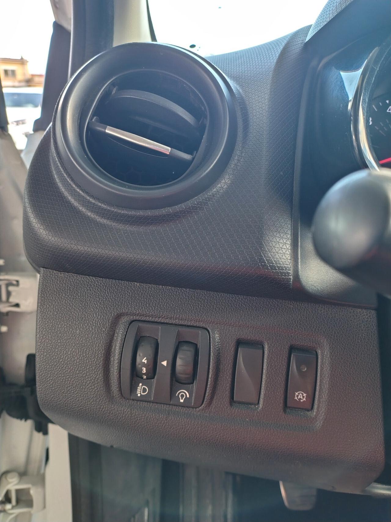 Renault Clio dCi 8V 75CV AUTOCARRO