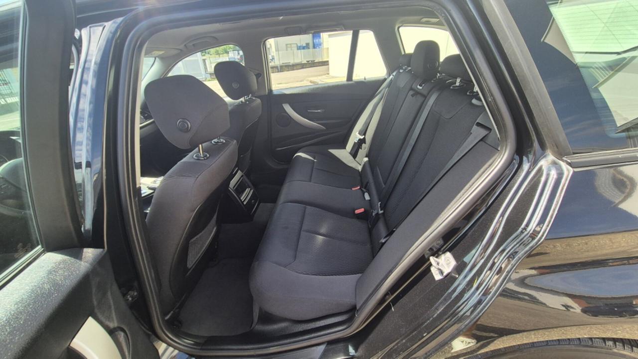 BMW Serie 3 (F30/31) 318d Touring Business A...