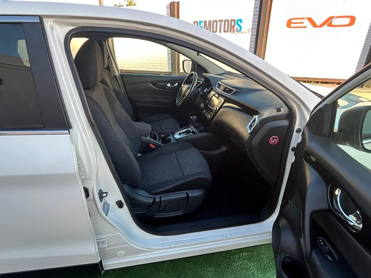 Nissan Qashqai 1.6 dCi N-Connecta 2WD 130cv xtronic E6