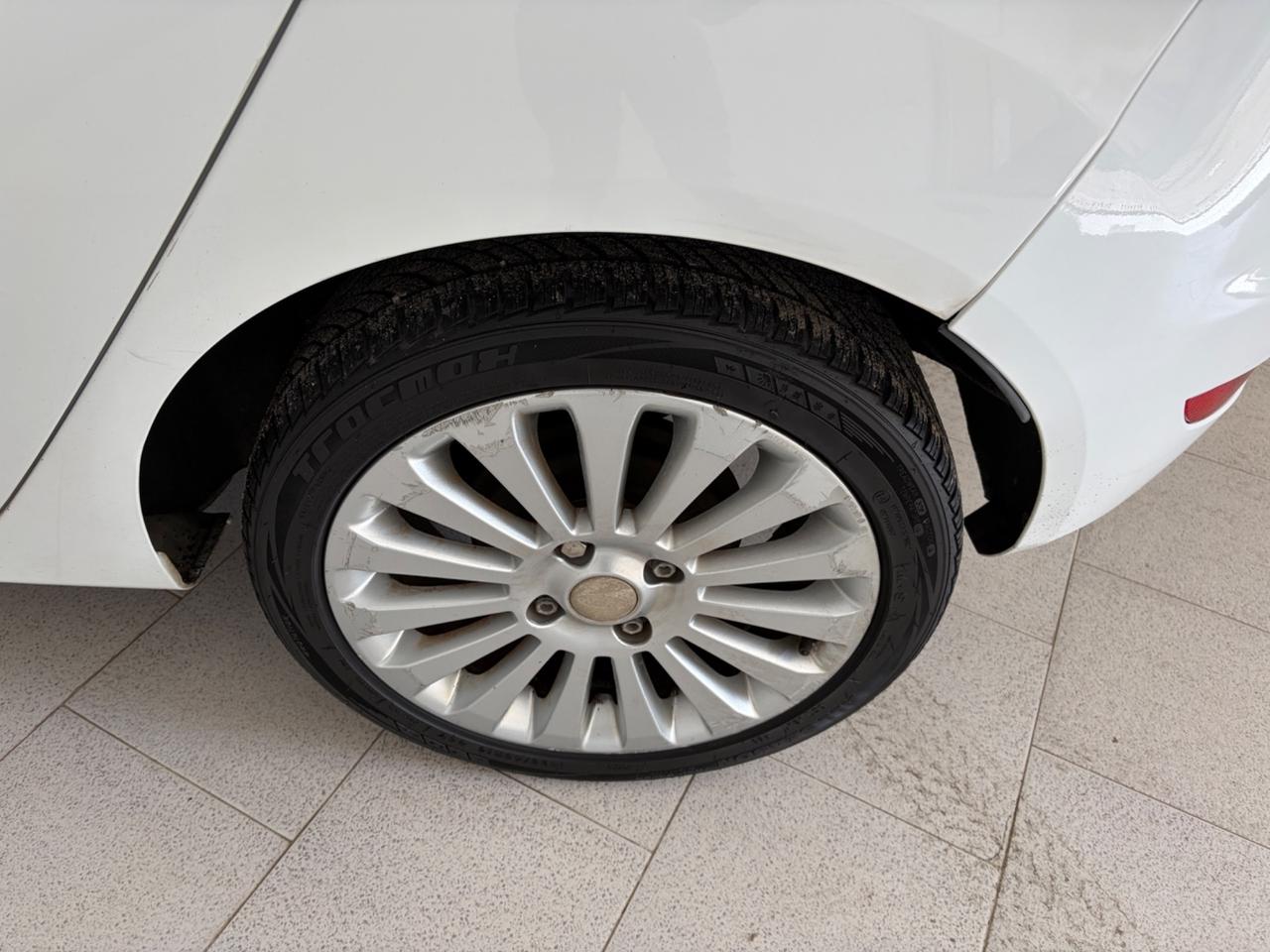 Ford Fiesta 1.4 TDCi 68CV 5 porte Titanium Perfetta !