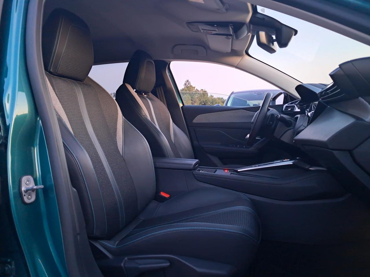 NEW Peugeot 308 HDi 130cv EAT8 Allure *LED-PELLE-NAVY*