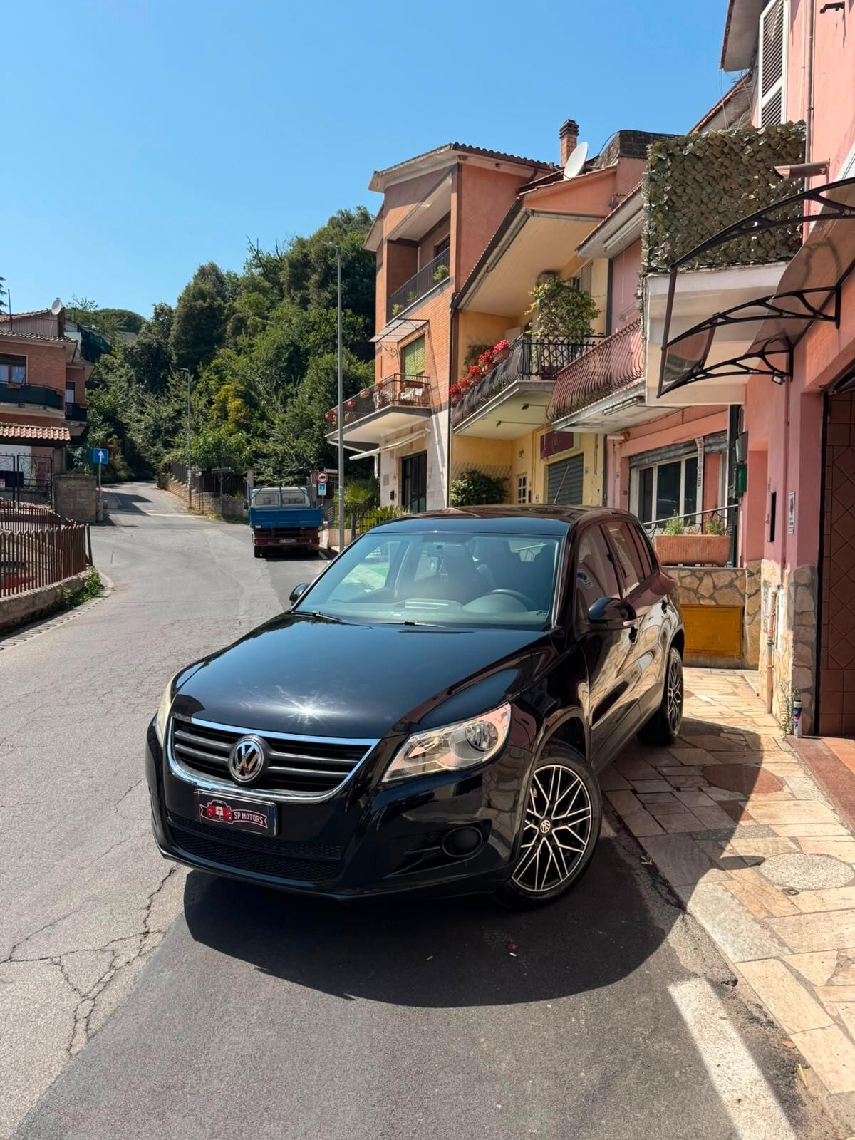 Volkswagen Tiguan 2.0 TDI 140 cv Sport & Style, ADATTA A NEOPATENTATI, TAGLIANDI CERTIFICATI, OTTIMO STATO