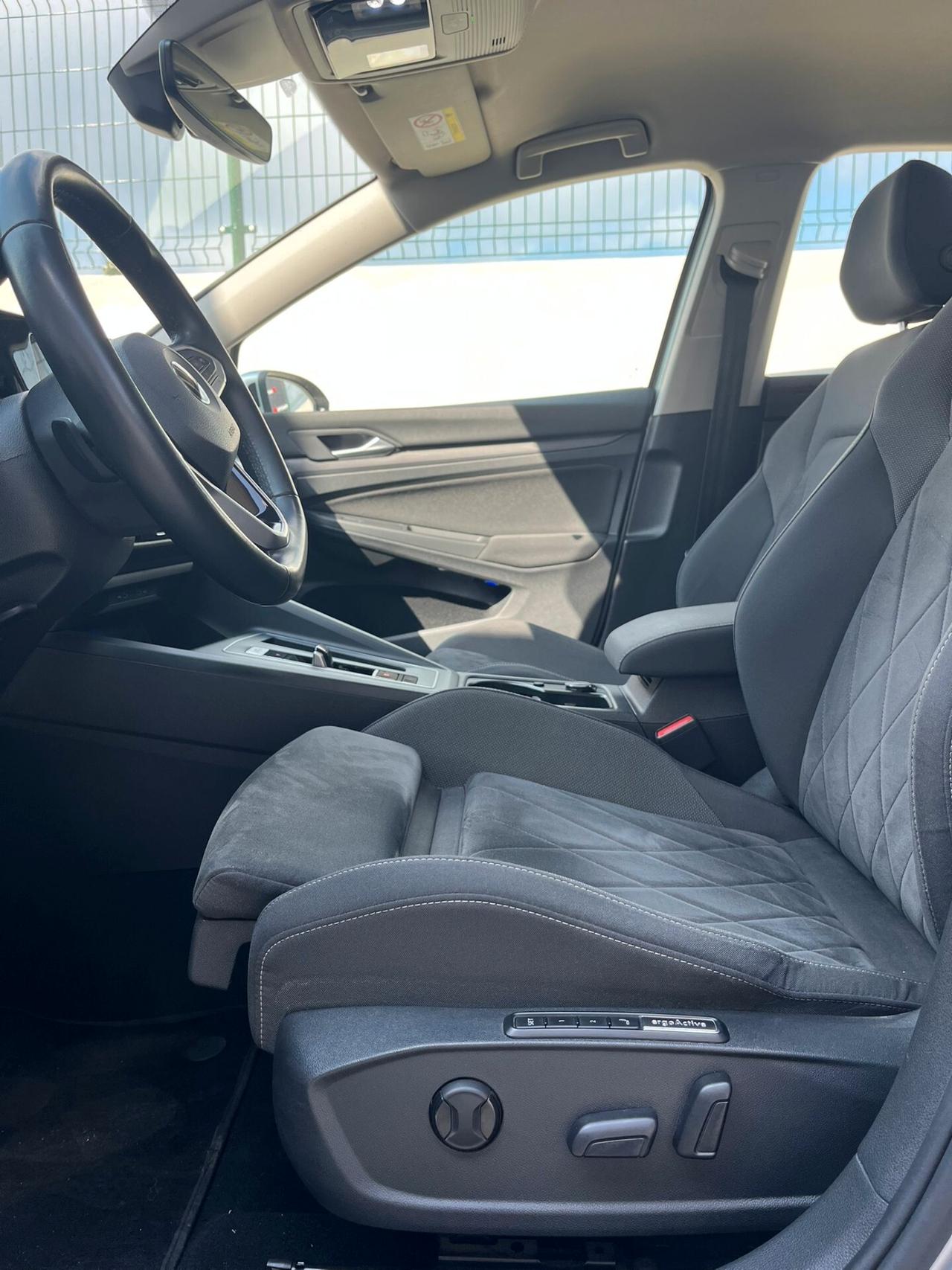 Volkswagen Golf 8 2.0 TDI DSG SCR Style