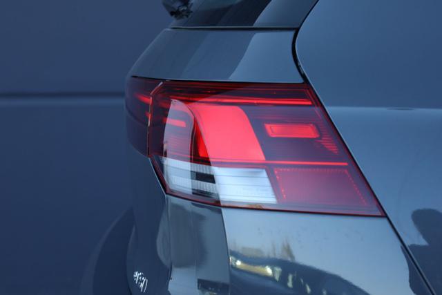 VOLKSWAGEN Golf 1.0 eTSI EVO DSG Life