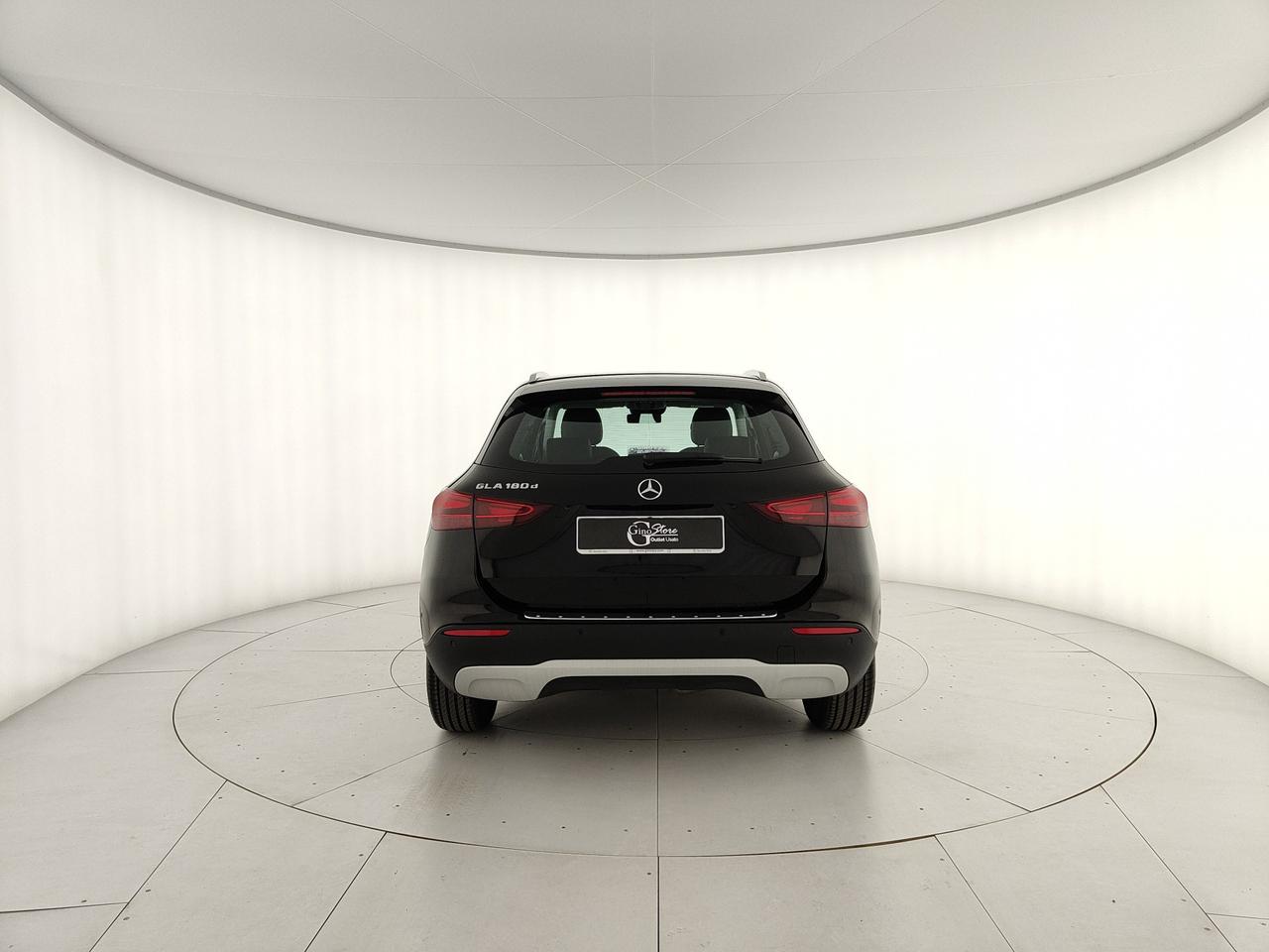 Mercedes-Benz GLA 180 d Advanced auto