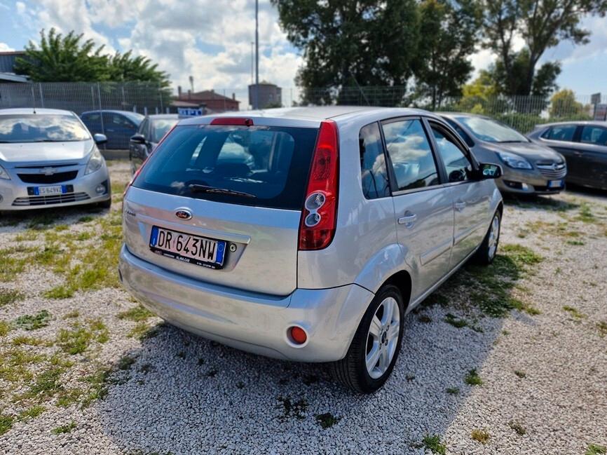 Ford Fiesta 1.2 16V 5p. Ghia