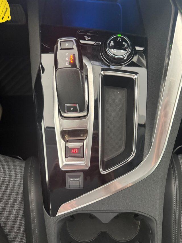 PEUGEOT 5008 BlueHDi 120 S&S EAT6 GT Line