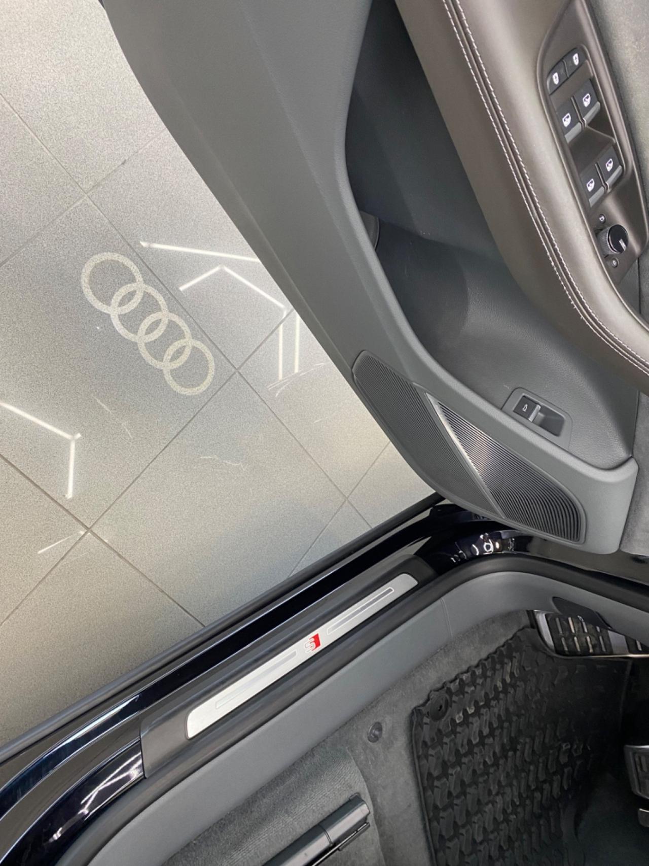 Audi Q8 50 TDI 286 CV quattro tiptronic S-LINE MATRIX B&O KIT ABT