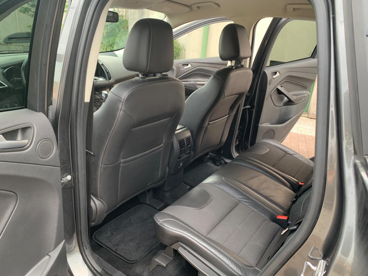 Ford Kuga 2.0 TDCI 150 CV S&S 4WD Powershift Titanium