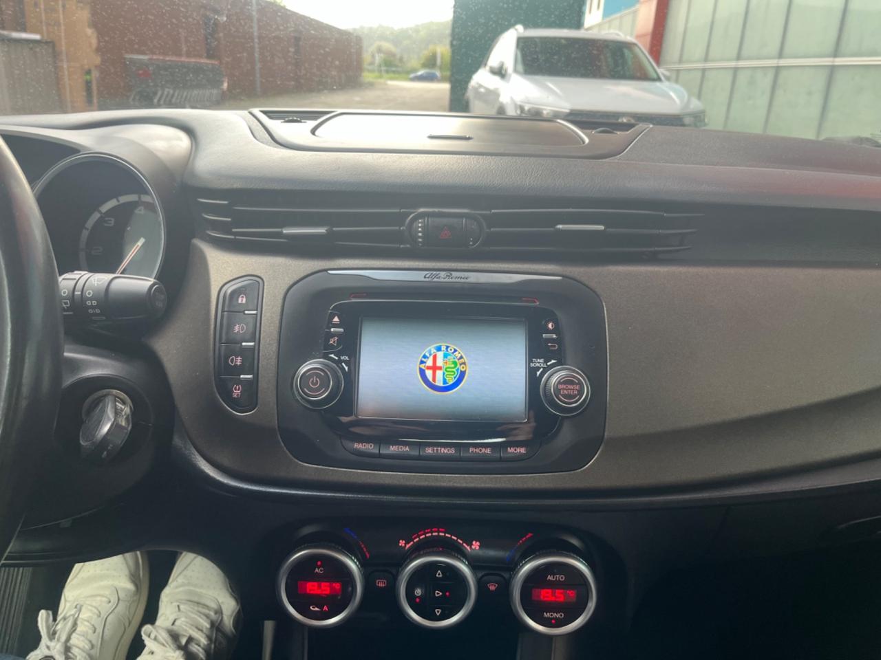 Alfa Romeo Giulietta 1.6 JTDm-2 105 CV Distinctive