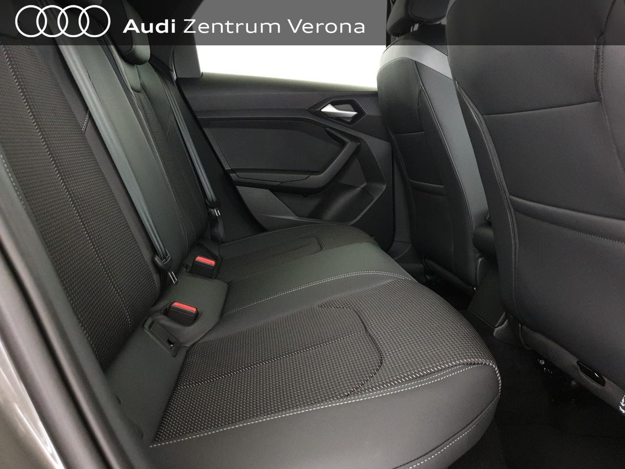 Sportback 35TFSI 150CV S tronic Identity Black