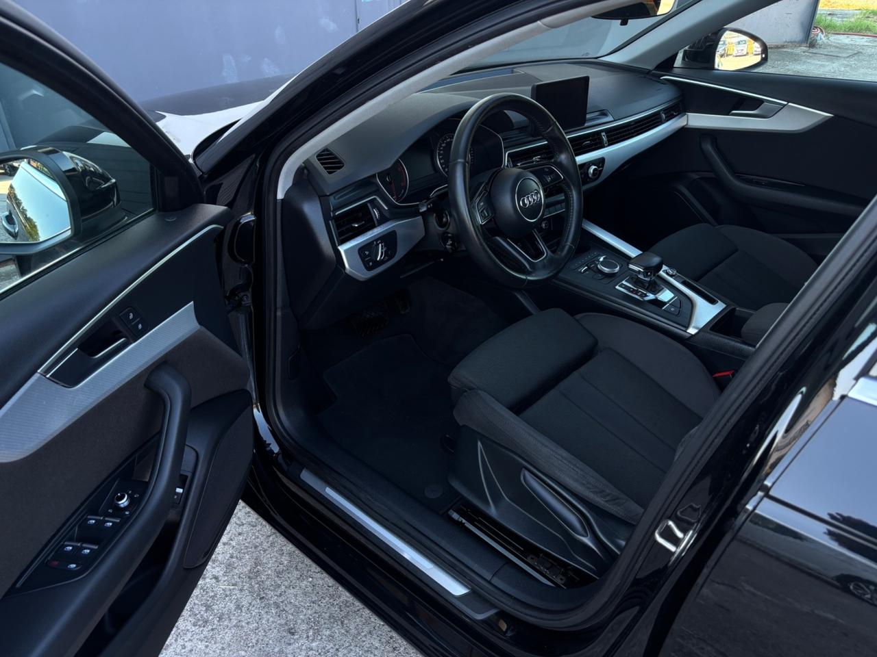 Audi A4 Avant 2.0 TDI 150 CV ultra Sport. Garanzia