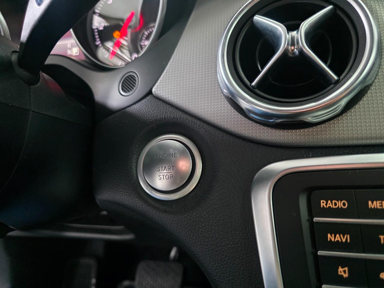Mercedes-benz GLA 200d Automatic 4Matic Sport