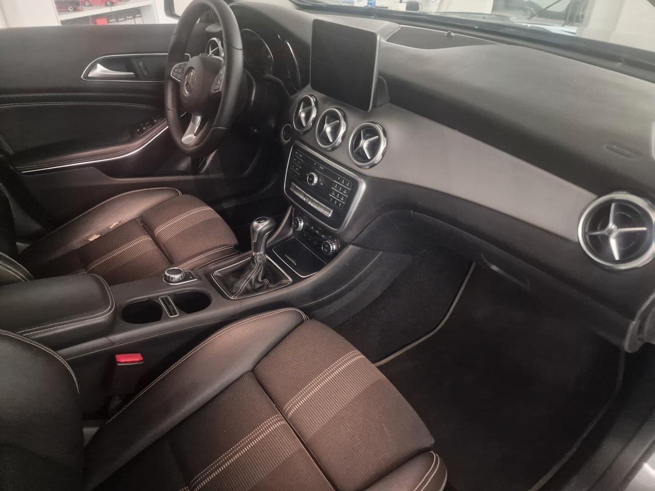Mercedes-benz GLA 180 d Premium