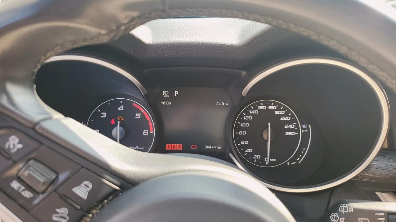 Alfa Romeo Stelvio 2.2 Turbodiesel 160 CV AT8 RWD Business