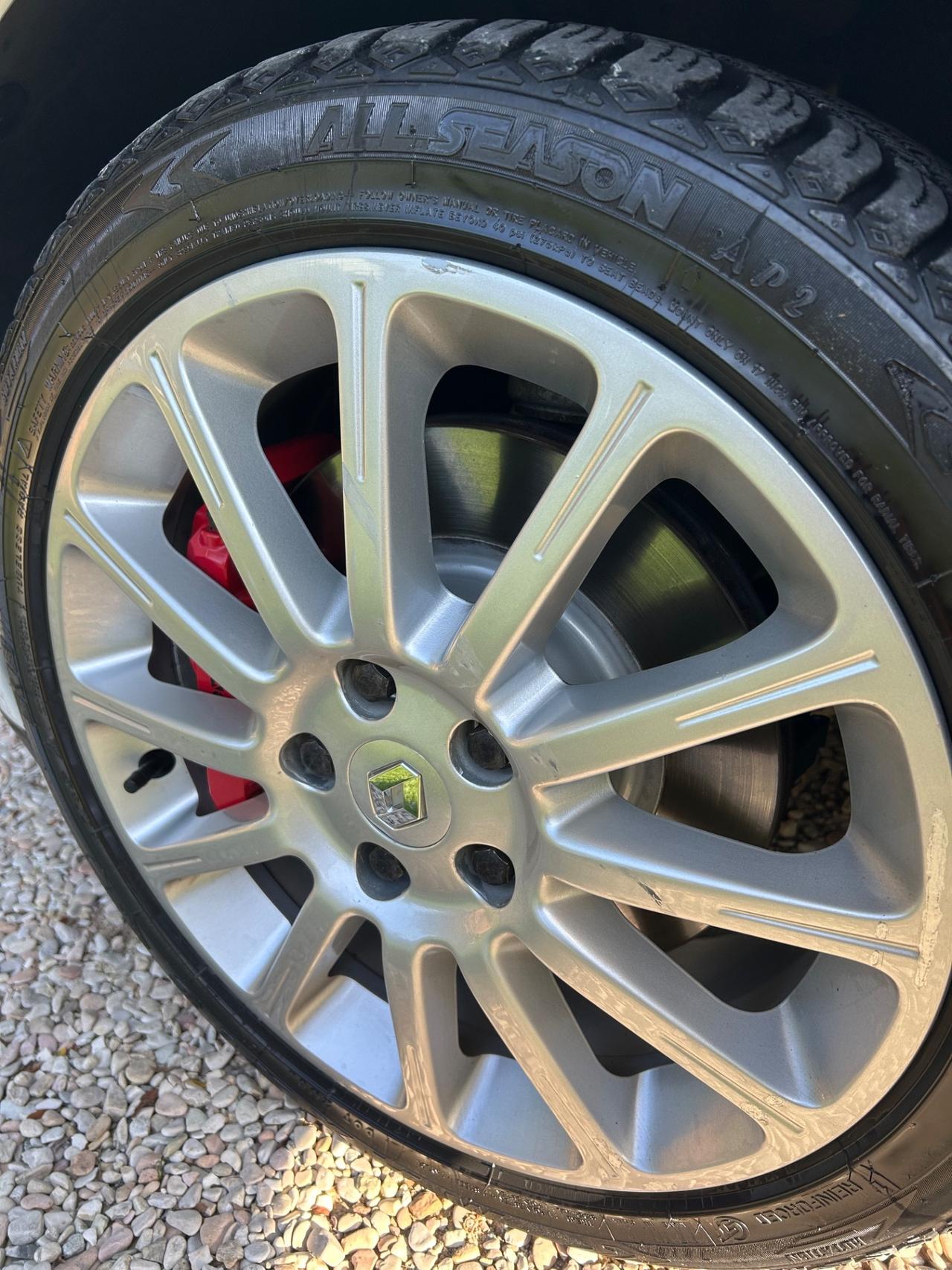 Renault Clio RS F1 Team R27