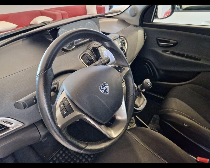 Lancia Ypsilon 1.0 FireFly 5 porte S&S Hybrid Gold