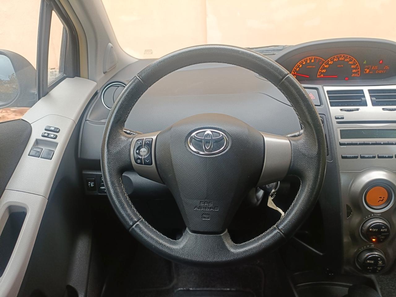 Toyota Yaris 1.0 5 porte Sol