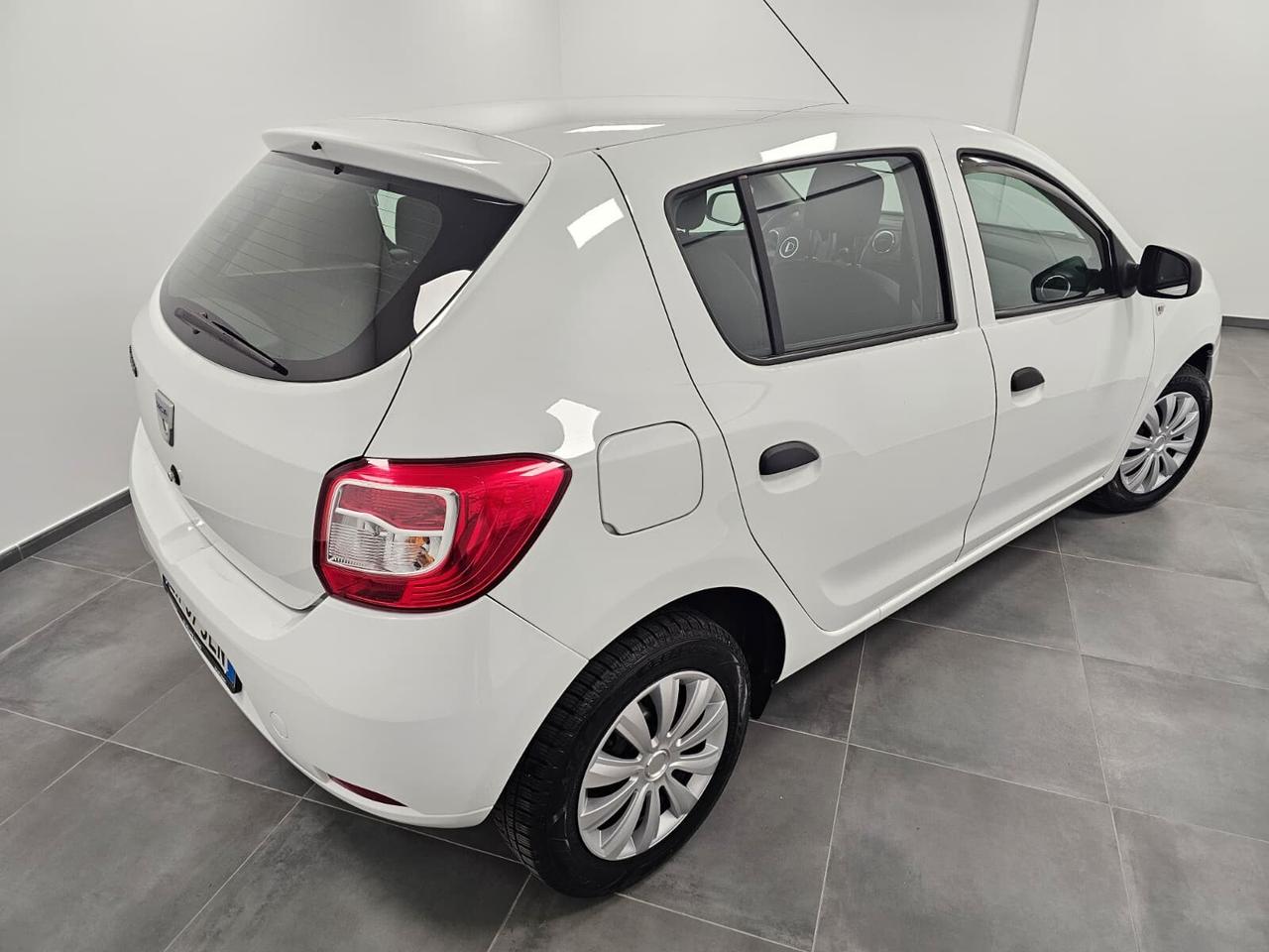 Dacia Sandero 1.2 GPL 75CV Lauréate - NeoPatentati