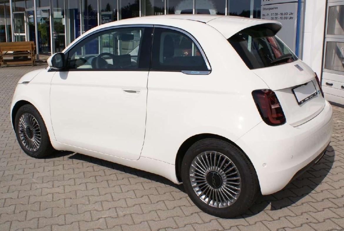 Fiat 500 500e Berlina 42 kWh La Prima